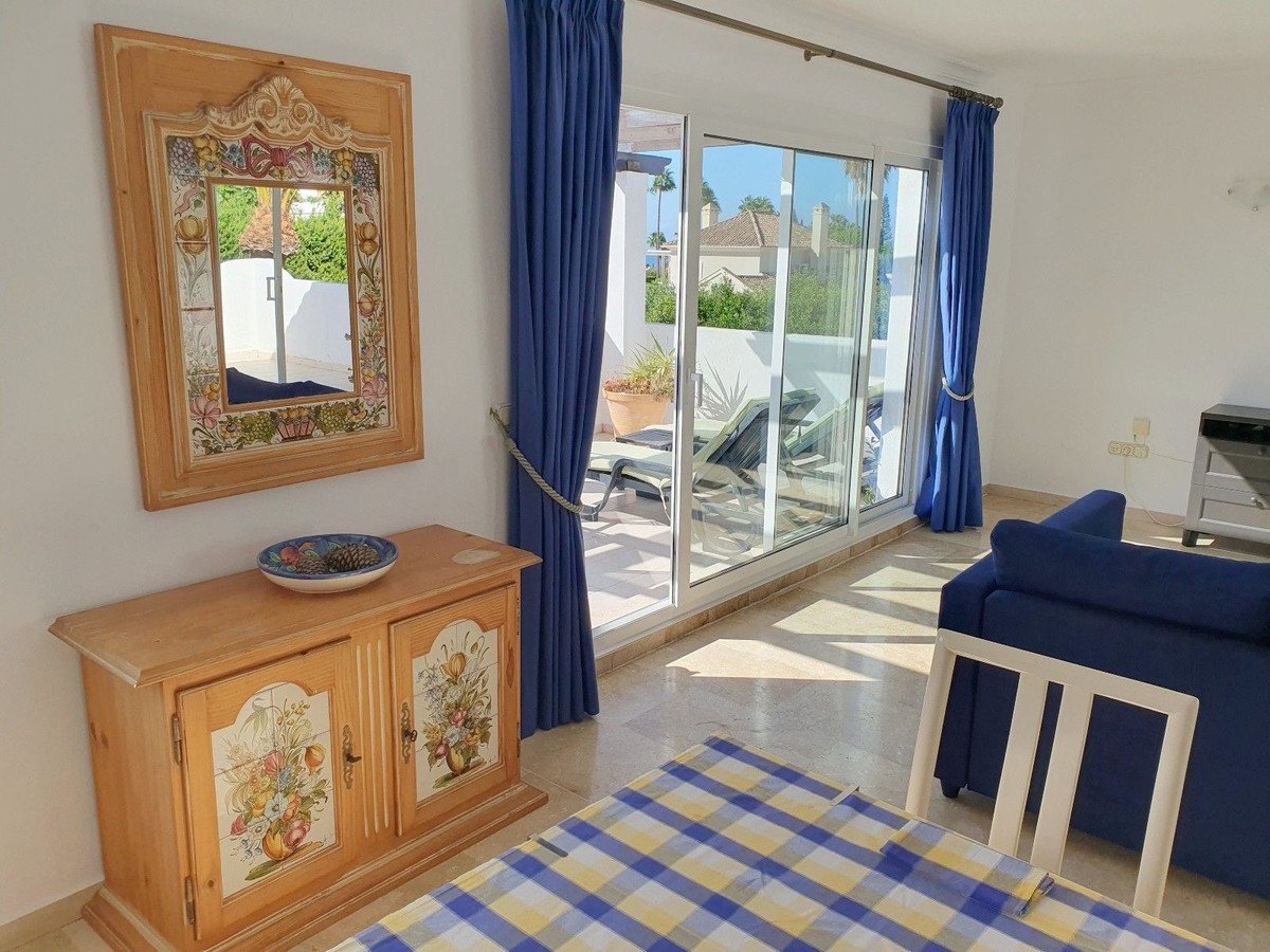 2 Bed Penthouse in El Paraiso