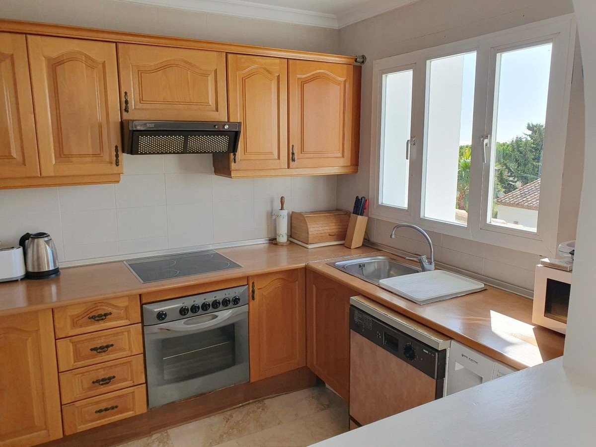 2 Bed Penthouse in El Paraiso