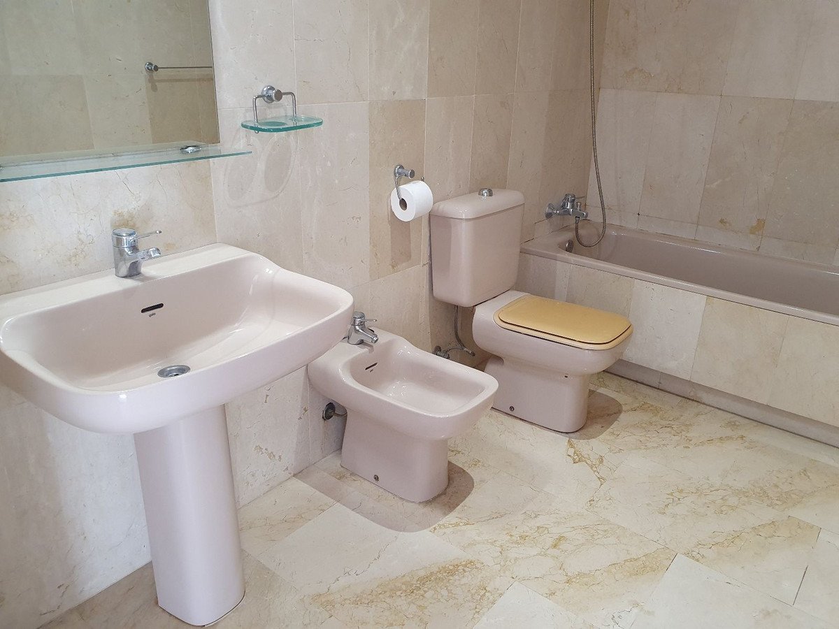 2 Bed Penthouse in El Paraiso