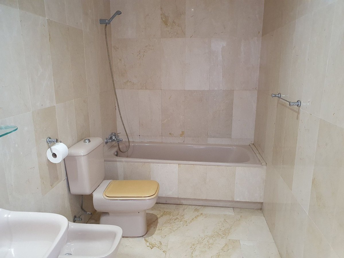 2 Bed Penthouse in El Paraiso
