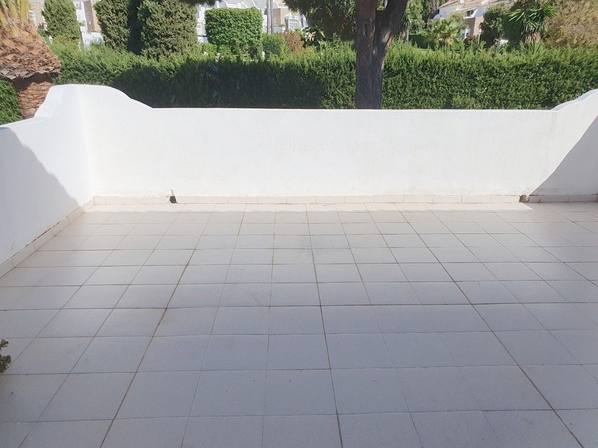 2 Bed Penthouse in El Paraiso