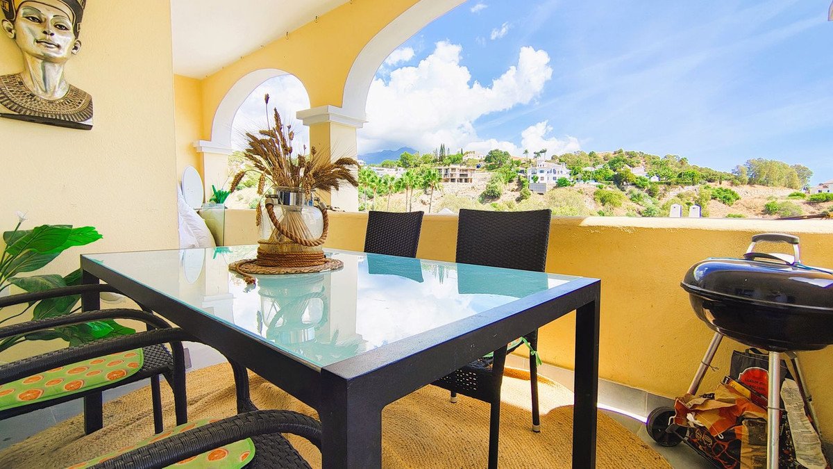 3 Bed Middle Floor Apartment in La Quinta