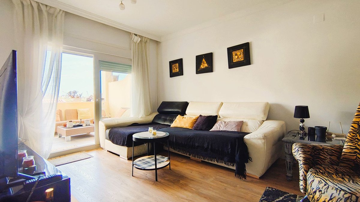 3 Bed Middle Floor Apartment in La Quinta