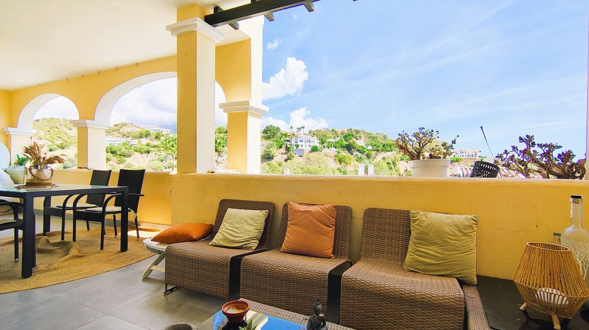 3 Bed Middle Floor Apartment in La Quinta