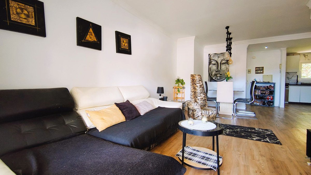3 Bed Middle Floor Apartment in La Quinta
