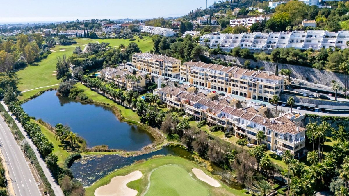 3 Bed Middle Floor Apartment in La Quinta