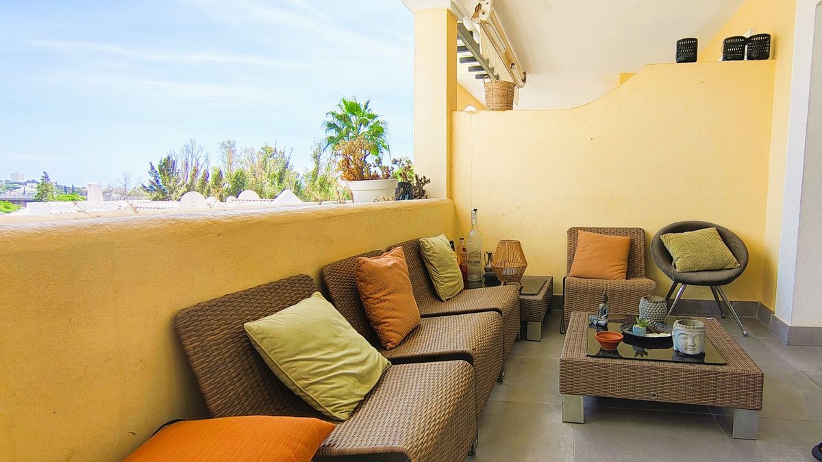3 Bed Middle Floor Apartment in La Quinta