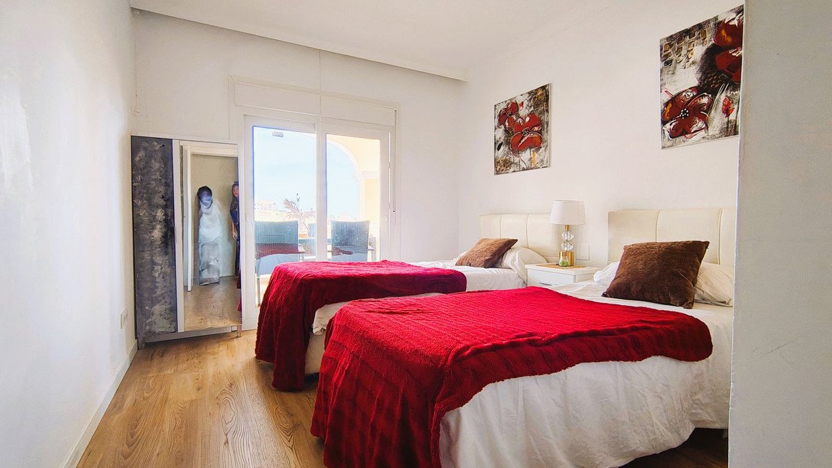 3 Bed Middle Floor Apartment in La Quinta