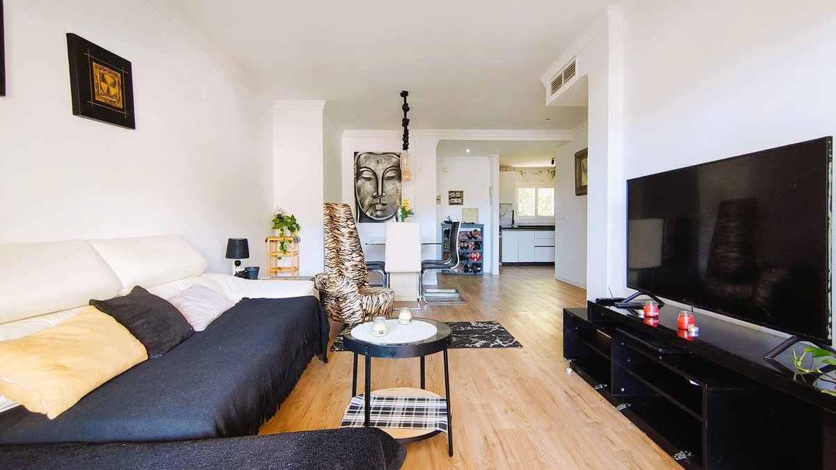 3 Bed Middle Floor Apartment in La Quinta