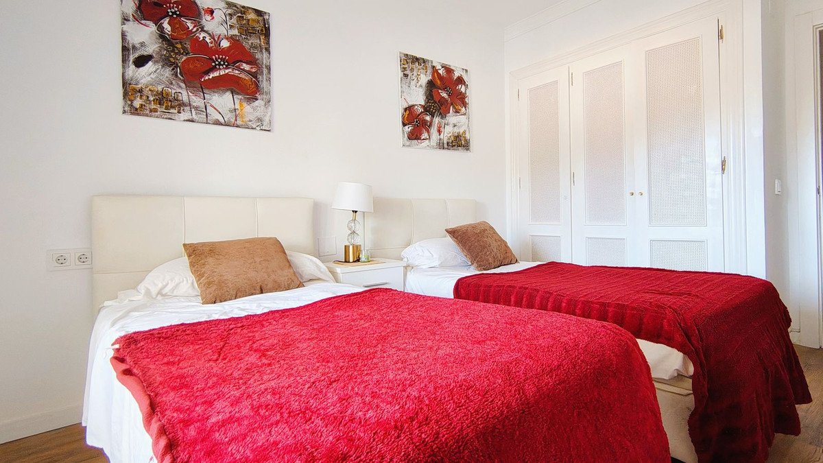 3 Bed Middle Floor Apartment in La Quinta