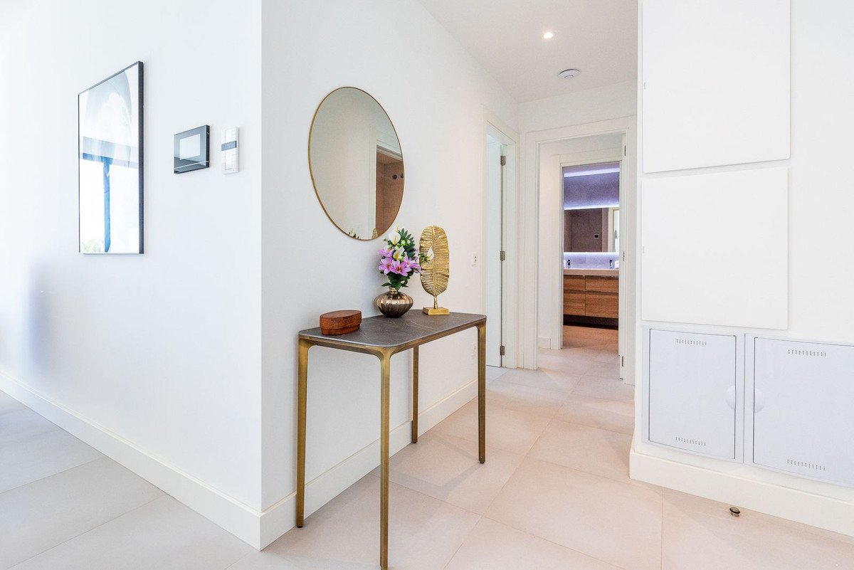 2 Bed Middle Floor Apartment in Mijas