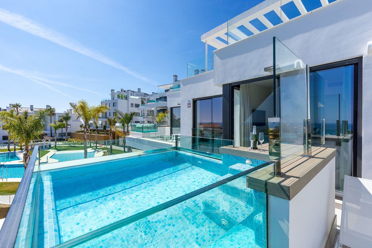 2 Bed Middle Floor Apartment in Mijas