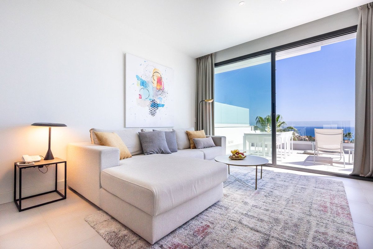 2 Bed Middle Floor Apartment in Mijas