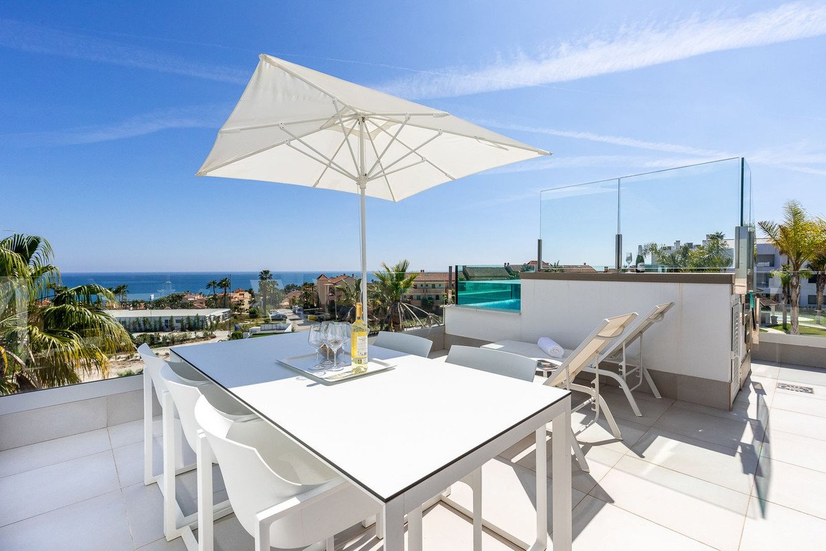 2 Bed Middle Floor Apartment in Mijas