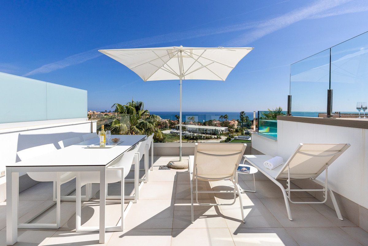 2 Bed Middle Floor Apartment in Mijas