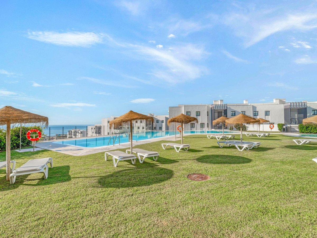 2 Bed Middle Floor Apartment in Fuengirola