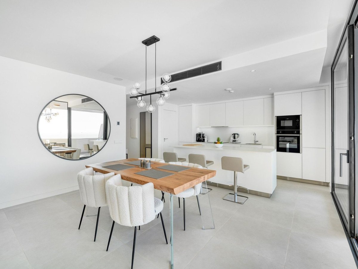 2 Bed Middle Floor Apartment in Fuengirola