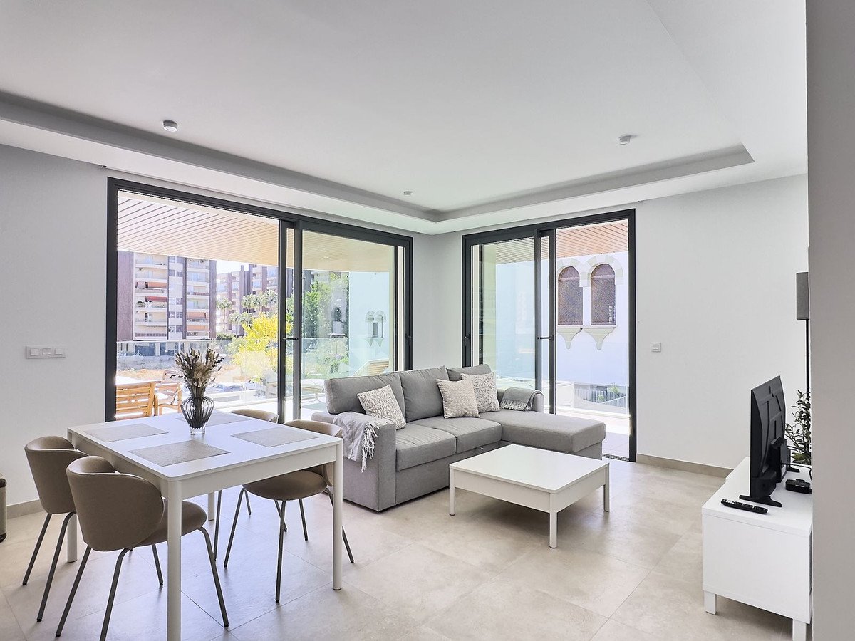 2 Bed Middle Floor Apartment in Fuengirola