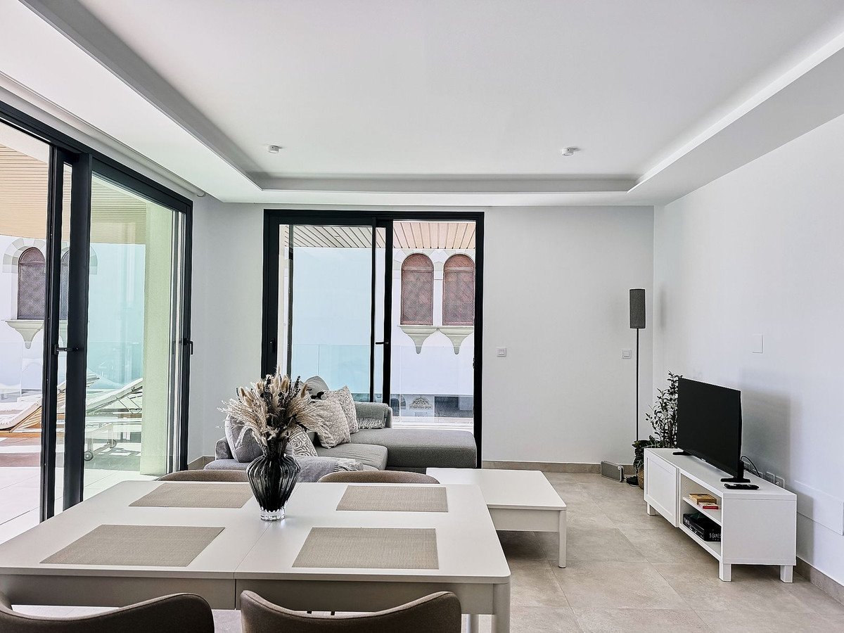 2 Bed Middle Floor Apartment in Fuengirola