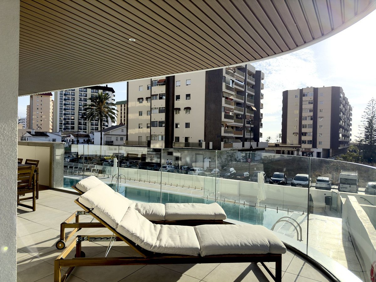 2 Bed Middle Floor Apartment in Fuengirola