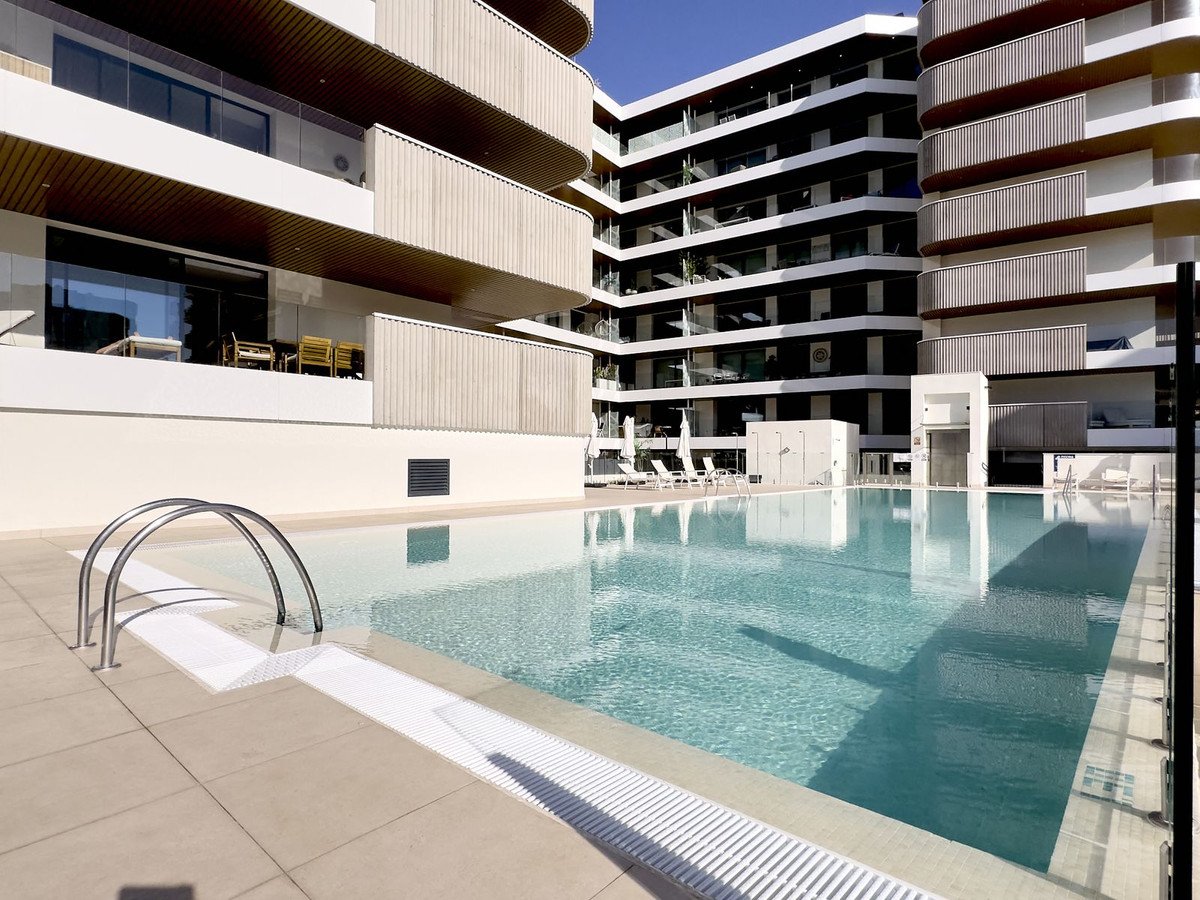 2 Bed Middle Floor Apartment in Fuengirola