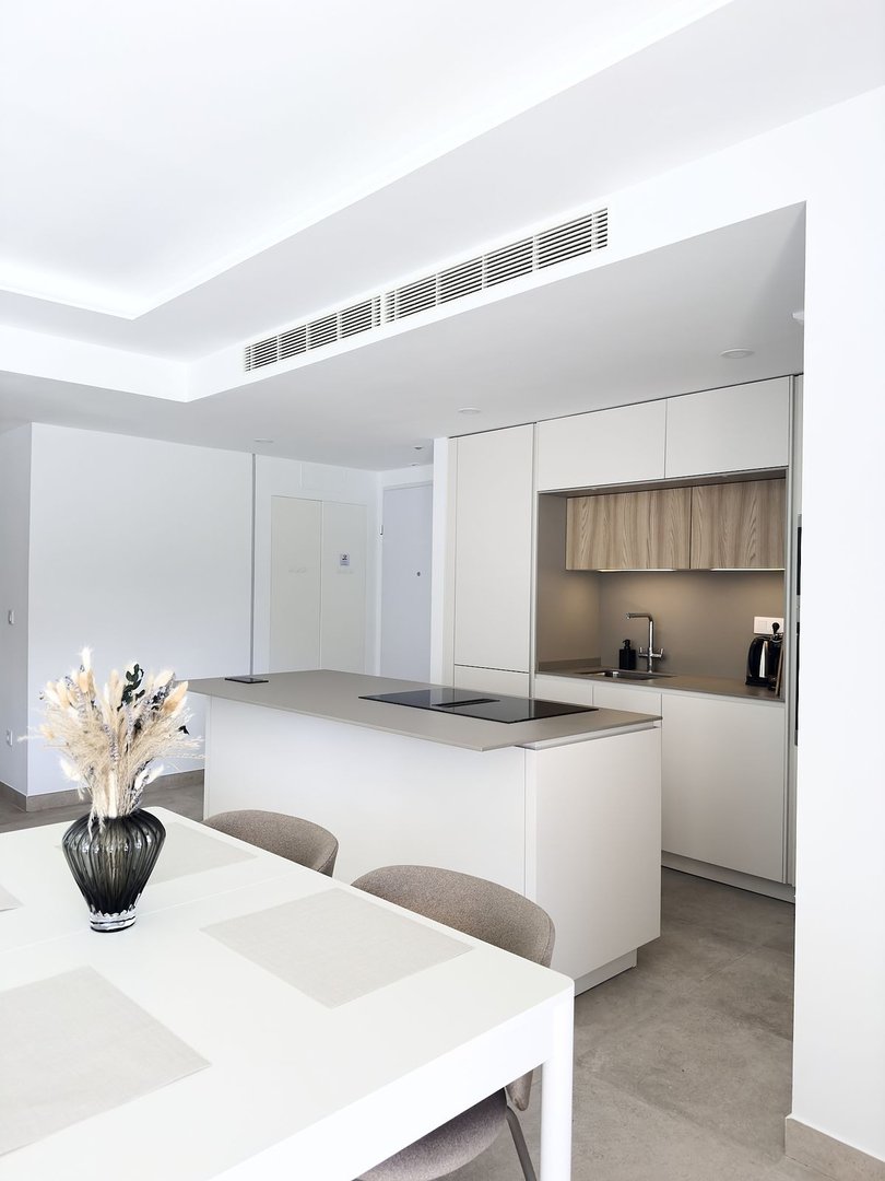 2 Bed Middle Floor Apartment in Fuengirola