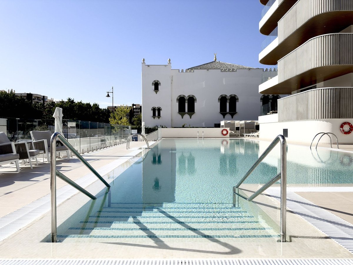 2 Bed Middle Floor Apartment in Fuengirola