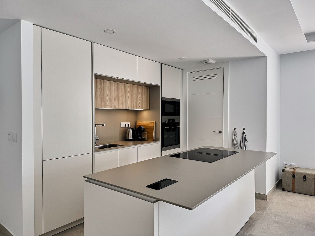 2 Bed Middle Floor Apartment in Fuengirola