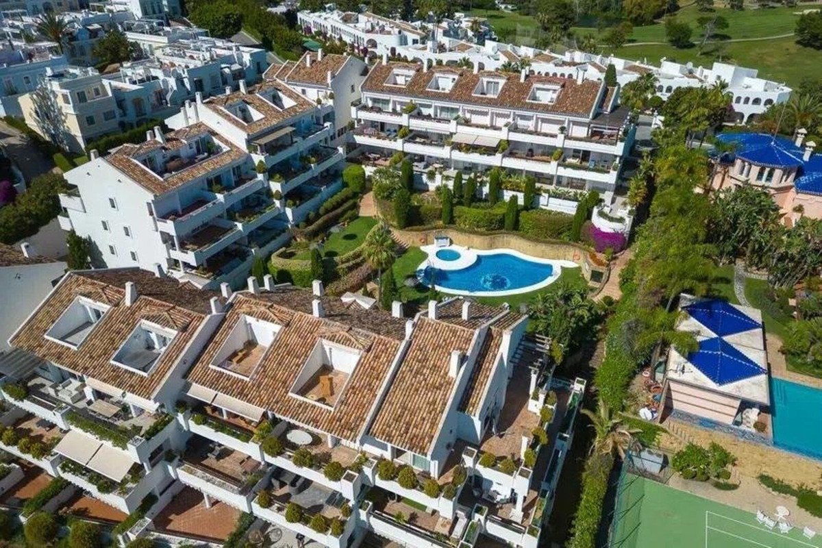 2 Bed Ground Floor Apartment in Nueva Andalucía