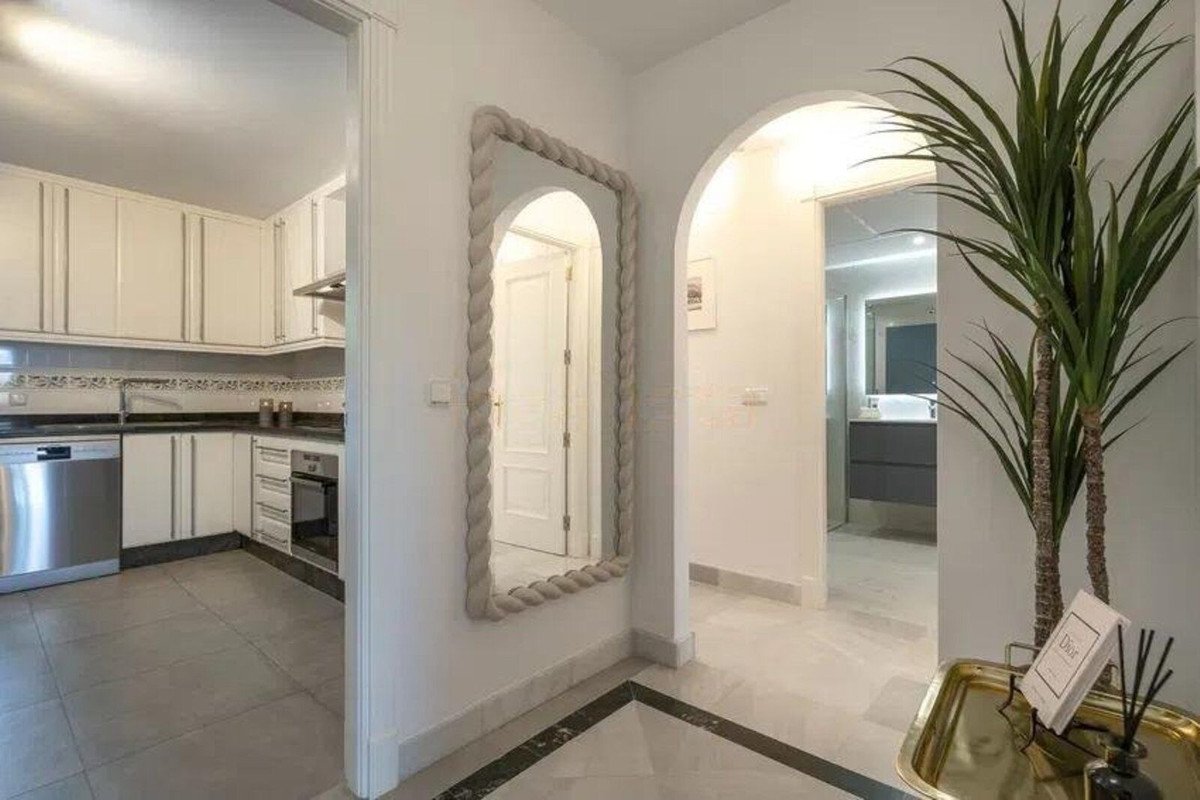 2 Bed Ground Floor Apartment in Nueva Andalucía