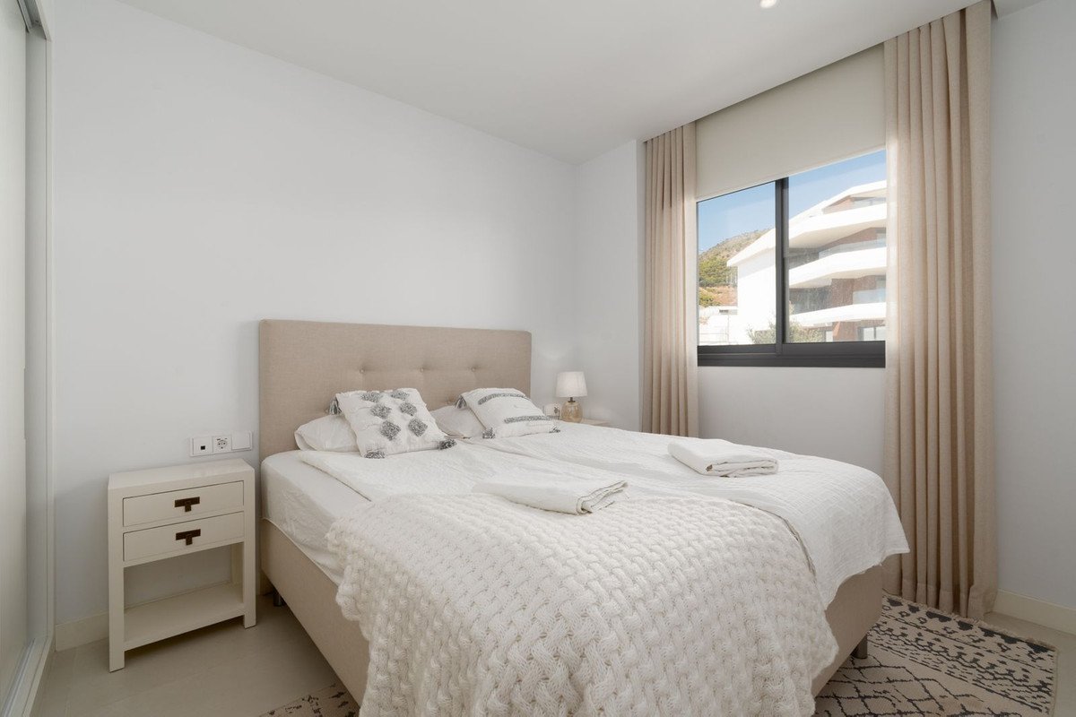 3 Bed Middle Floor Apartment in Higueron