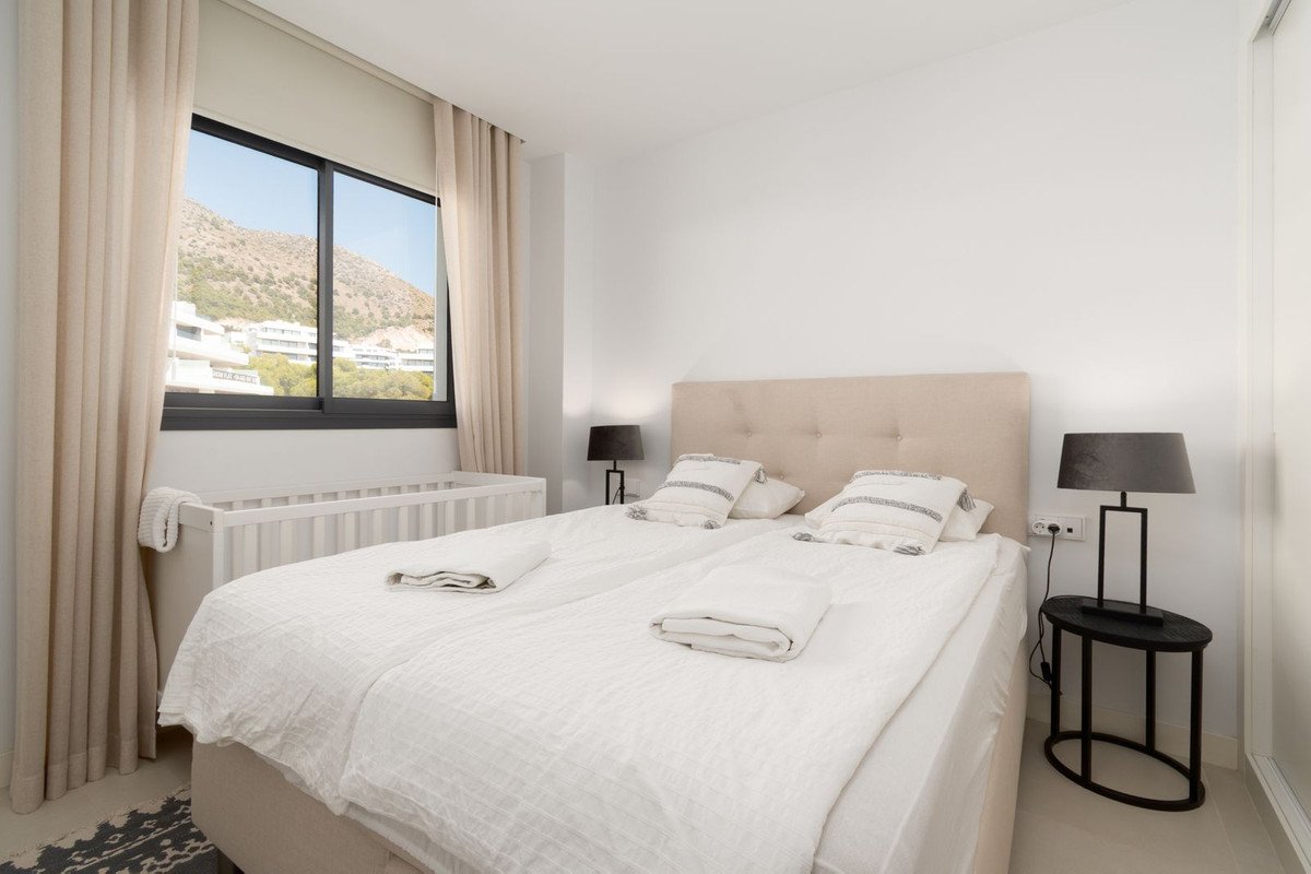 3 Bed Middle Floor Apartment in Higueron
