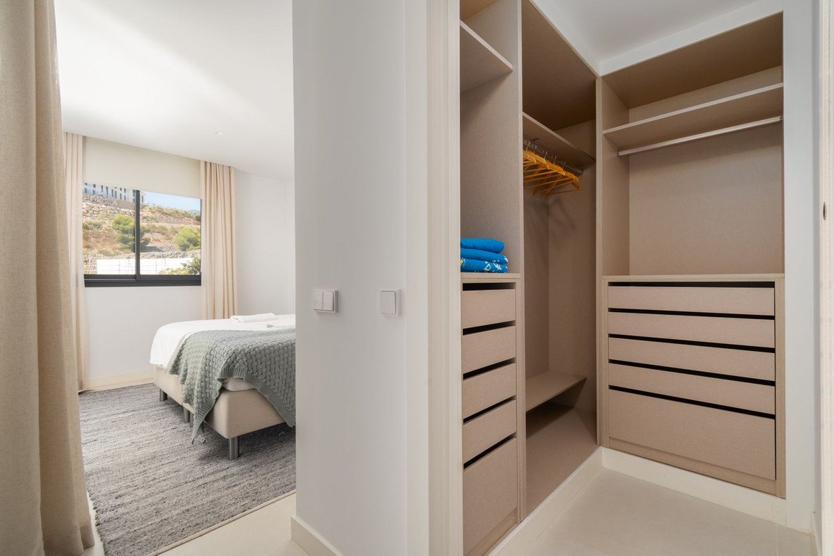 3 Bed Middle Floor Apartment in Higueron