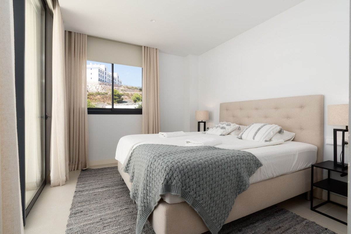 3 Bed Middle Floor Apartment in Higueron