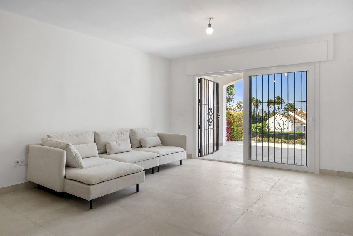 3 Bed Ground Floor Apartment in Nueva Andalucía