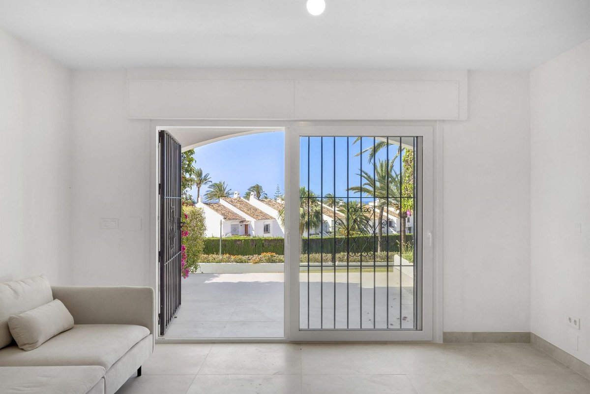3 Bed Ground Floor Apartment in Nueva Andalucía