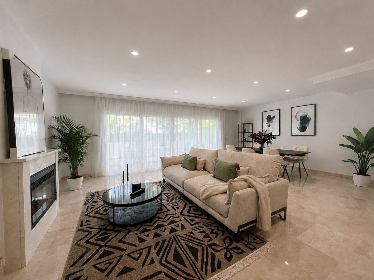 4 Bed Townhouse in Estepona