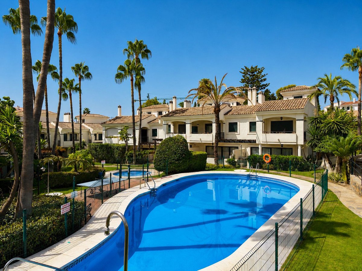 4 Bed Townhouse in Estepona