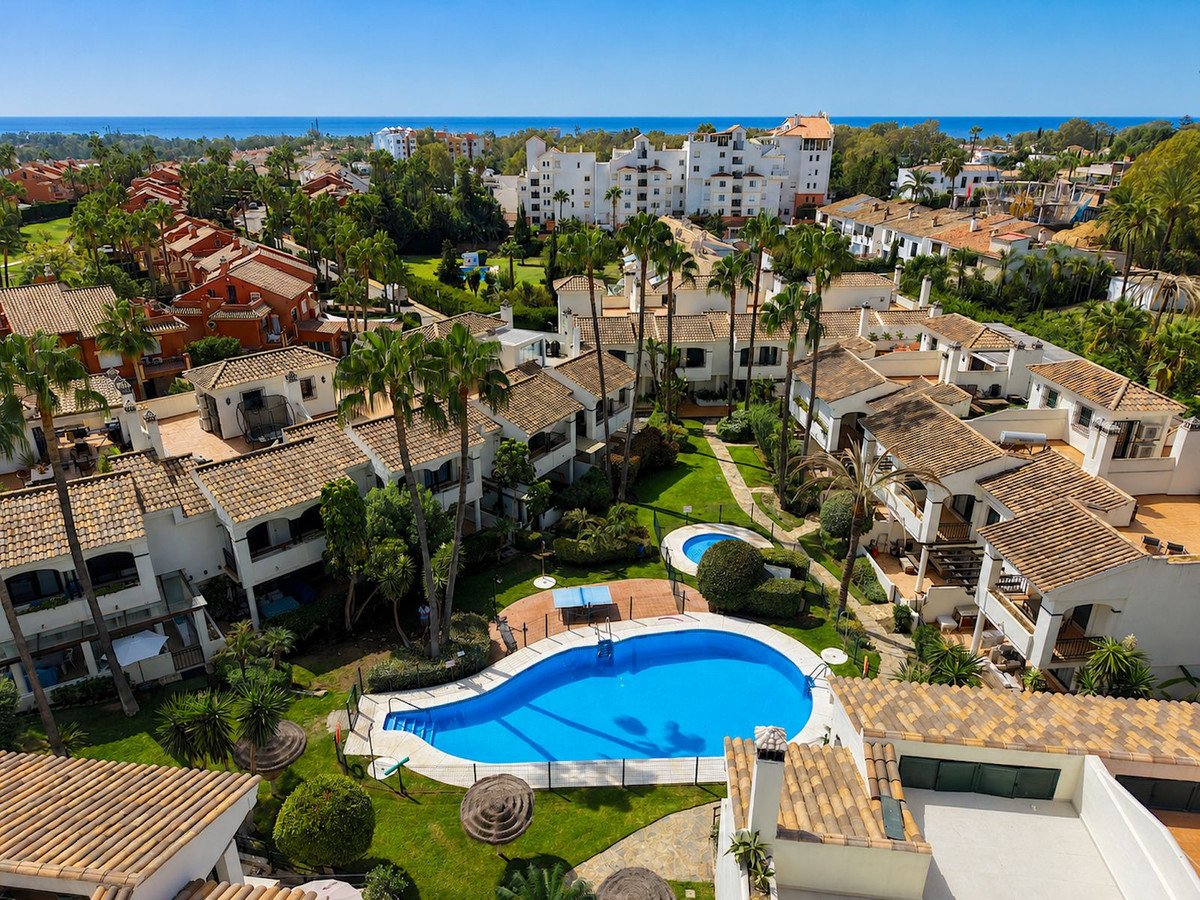 4 Bed Townhouse in Estepona