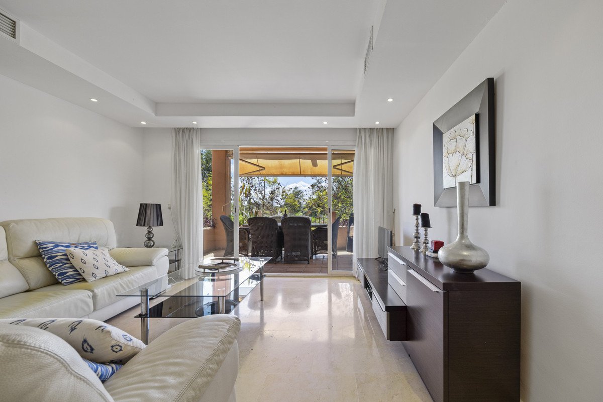 4 Bed Middle Floor Apartment in The Golden Mile
