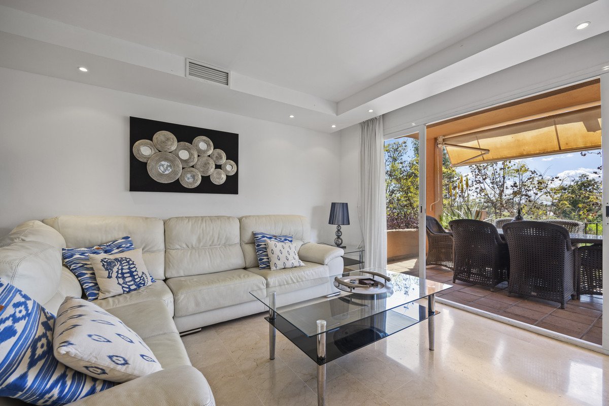 4 Bed Middle Floor Apartment in The Golden Mile