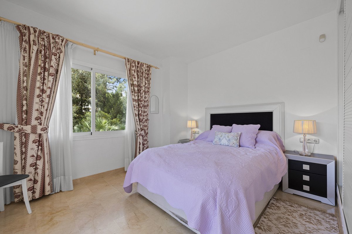 4 Bed Middle Floor Apartment in The Golden Mile