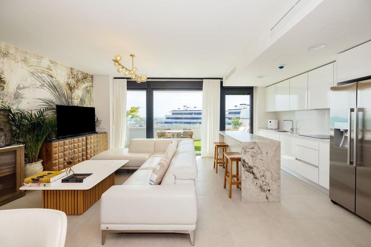 2 Bed Ground Floor Apartment in Torremolinos Centro