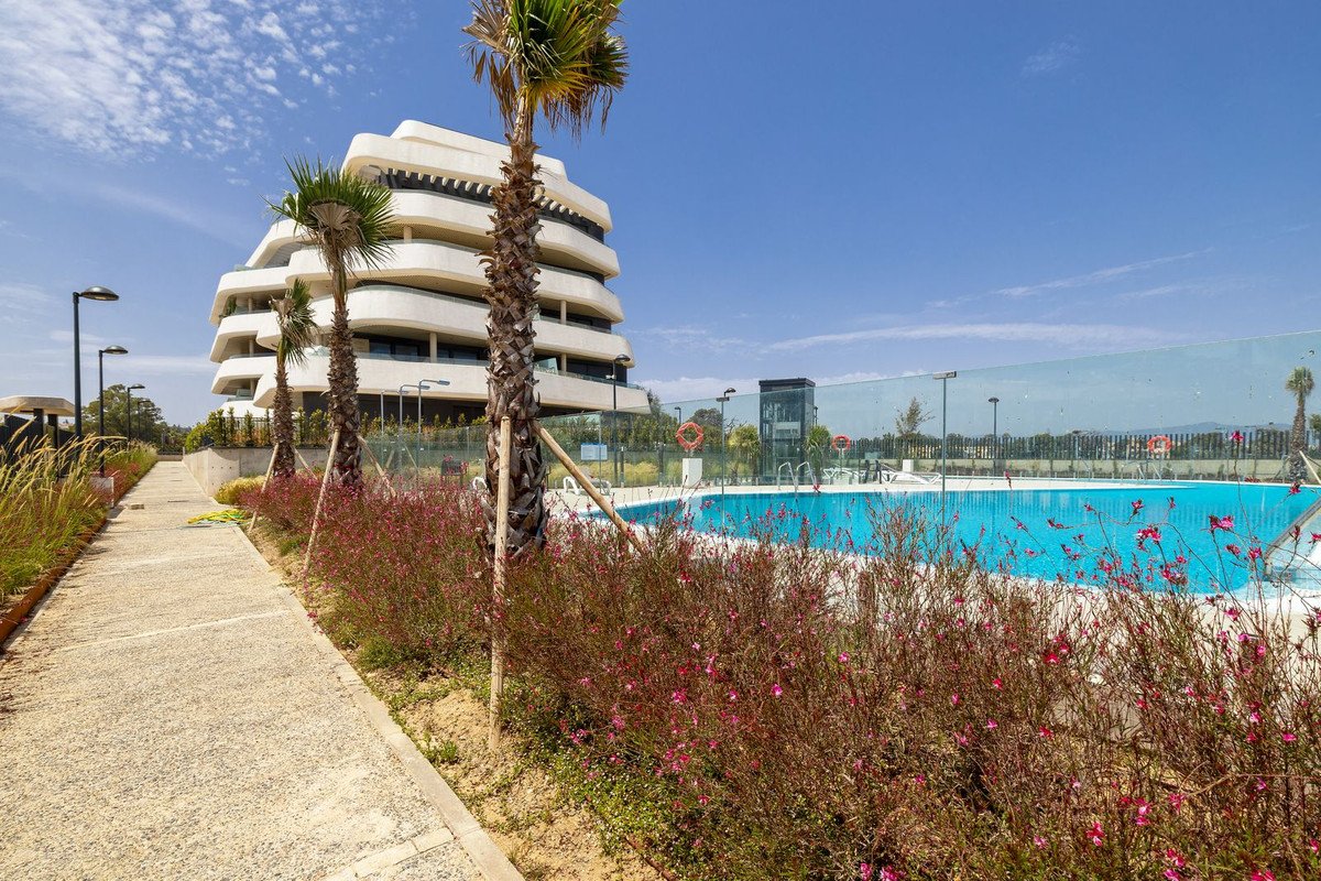 2 Bed Ground Floor Apartment in Torremolinos Centro