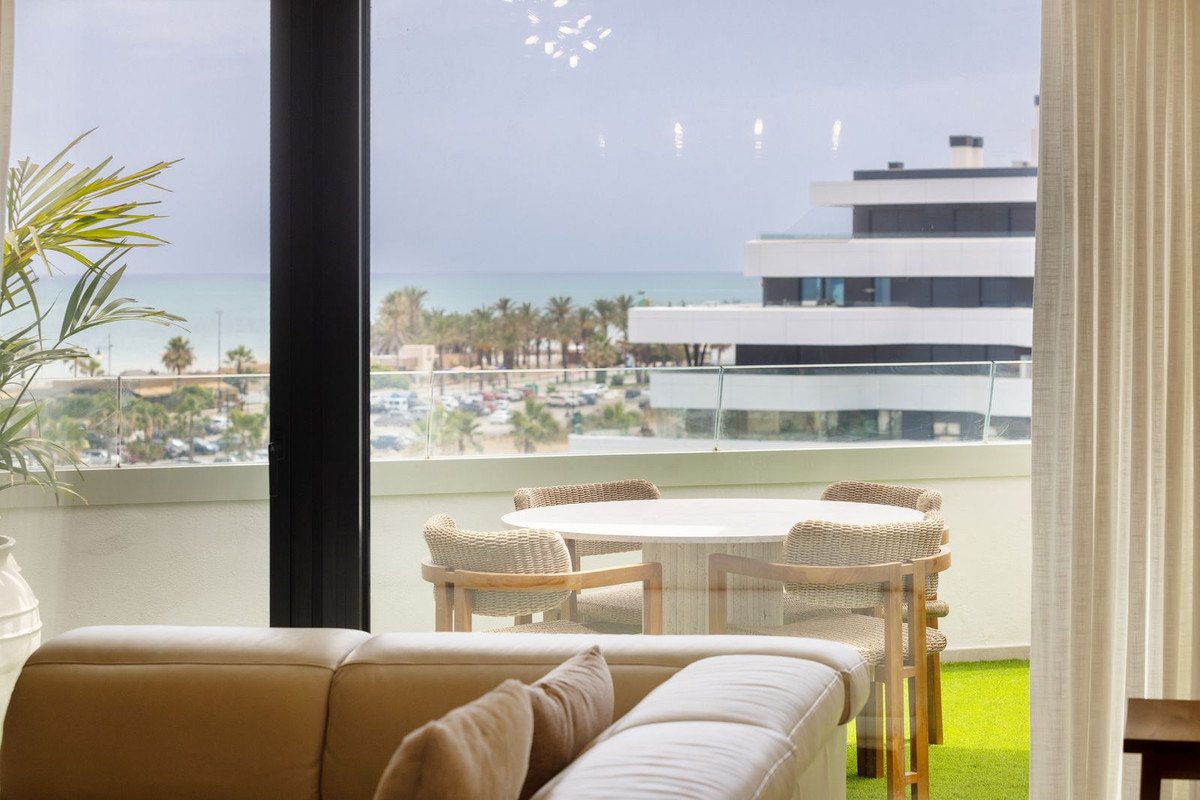 2 Bed Ground Floor Apartment in Torremolinos Centro