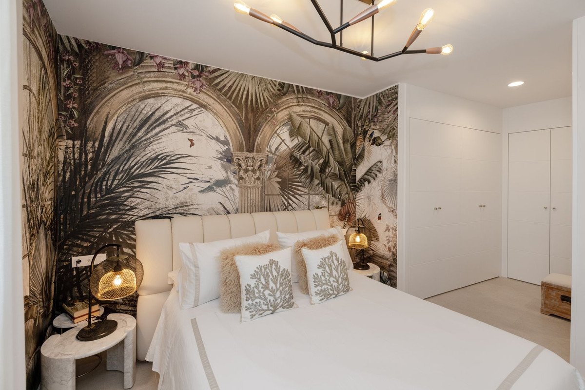 2 Bed Ground Floor Apartment in Torremolinos Centro