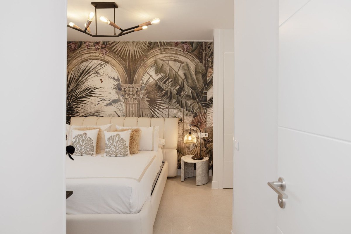 2 Bed Ground Floor Apartment in Torremolinos Centro