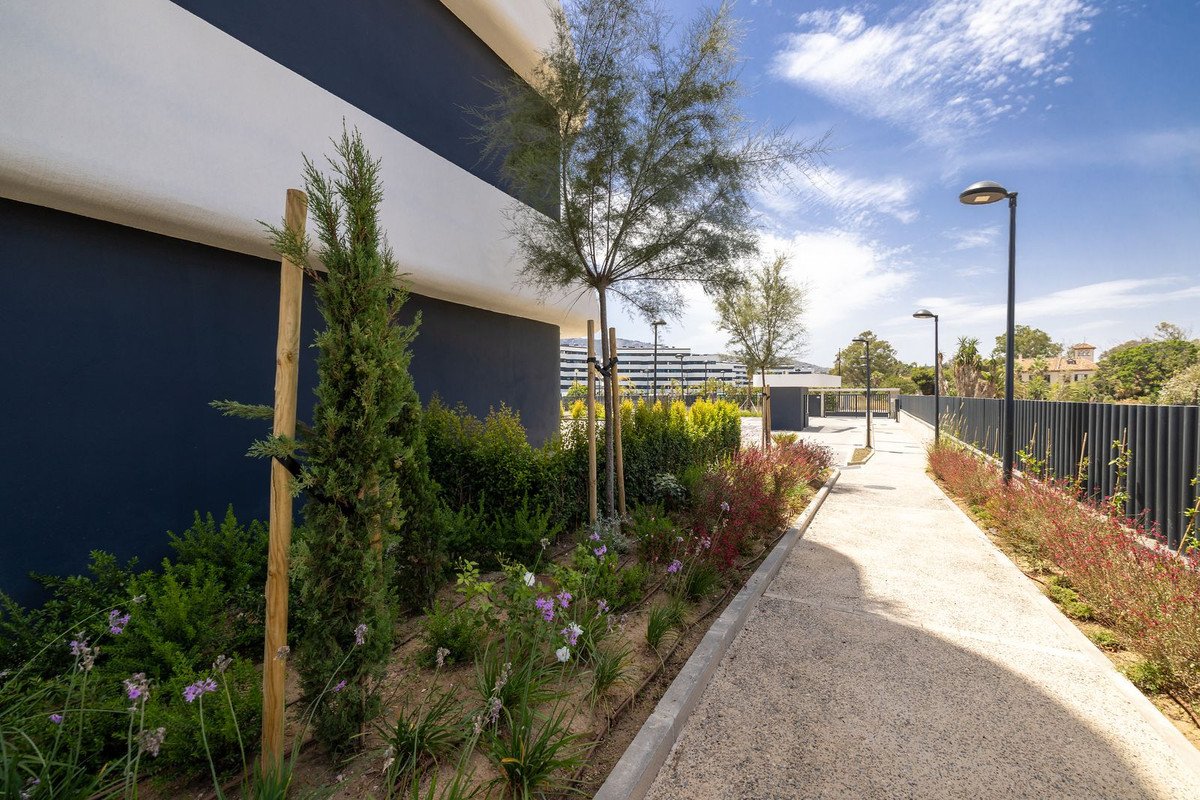 2 Bed Ground Floor Apartment in Torremolinos Centro