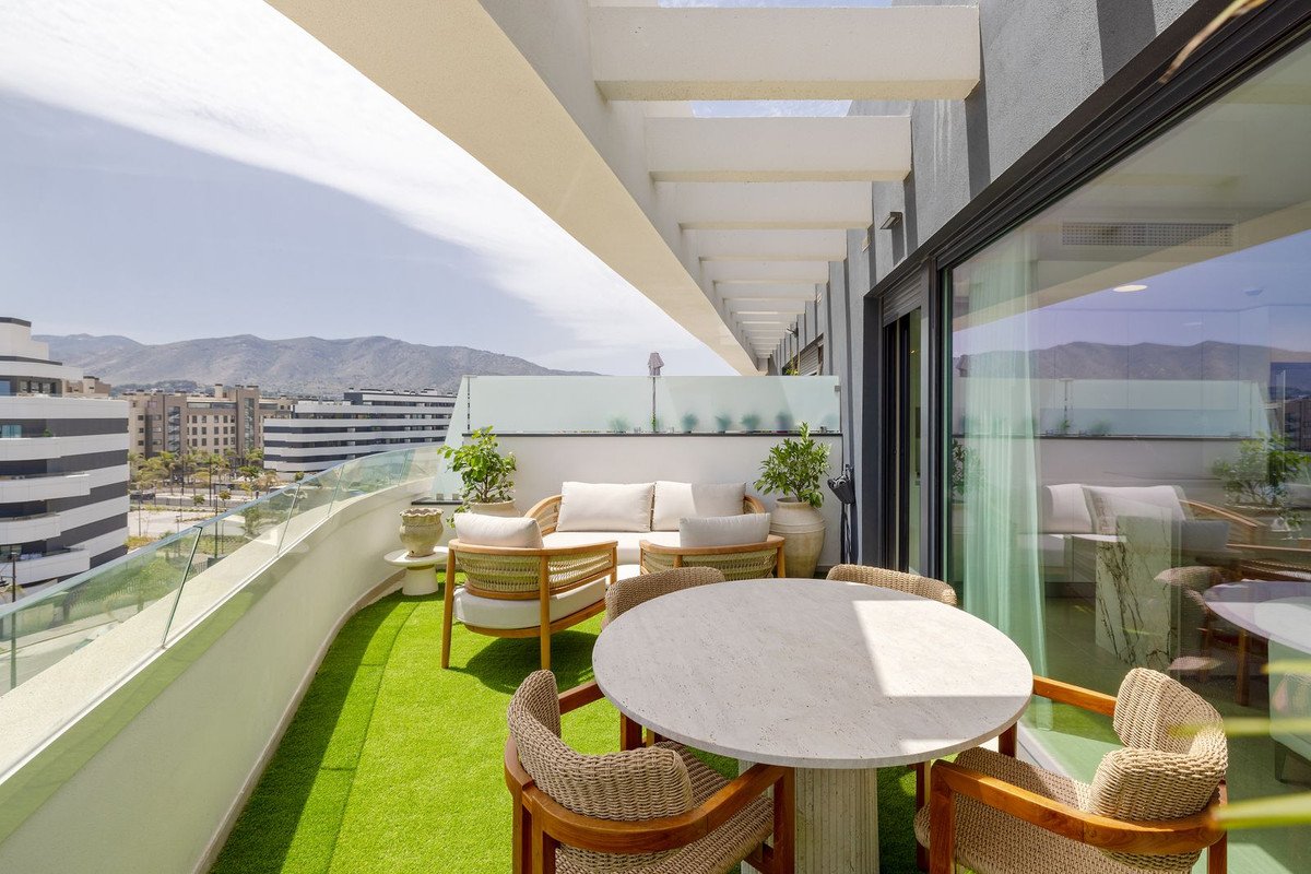 2 Bed Ground Floor Apartment in Torremolinos Centro