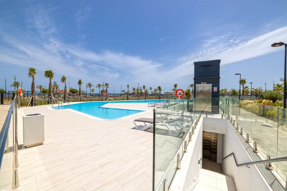 2 Bed Ground Floor Apartment in Torremolinos Centro